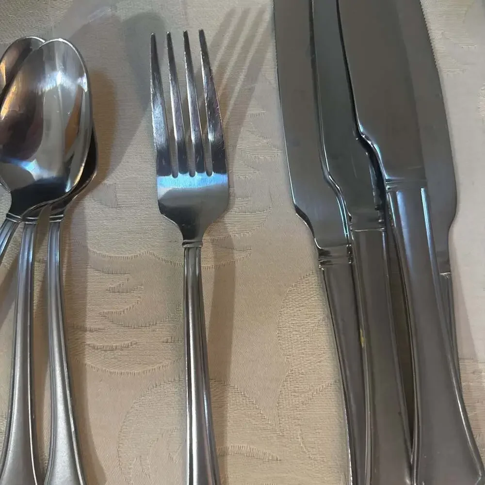Pfaltzgraff‎ Capri Frost Flatware